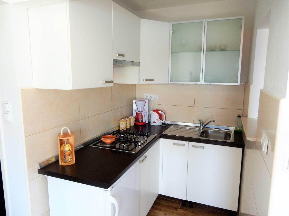 Apartments Indira Lovište Esterno foto
