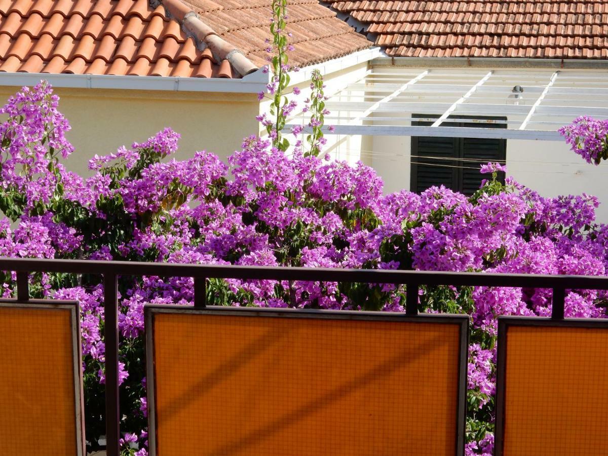 Apartments Indira Lovište Esterno foto